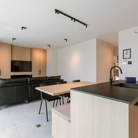 Apartment Huswell - Beachfront With Sea View *