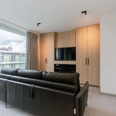 Huswell - Beachfront With Sea View *