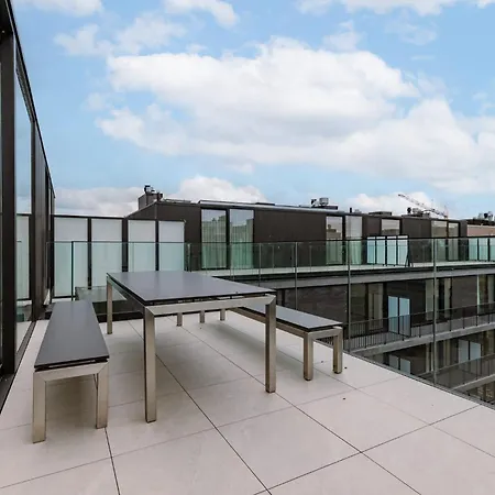 Huswell - Beachfront With Sea View