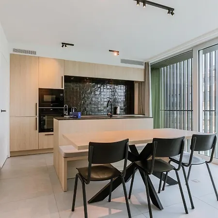Huswell - Beachfront With Sea View Apartment *