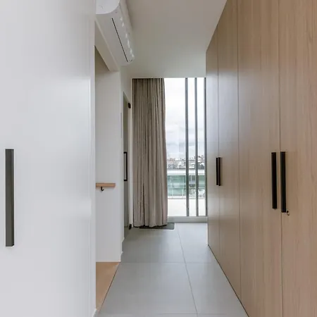 Apartment Huswell - Beachfront With Sea View